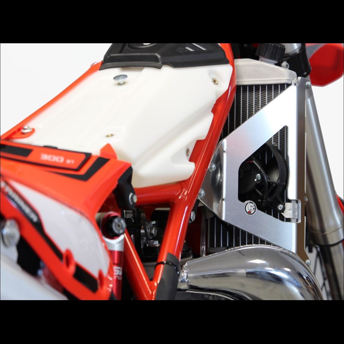 AXP Beta 250/300 X trainer Radiator Braces 2023 -