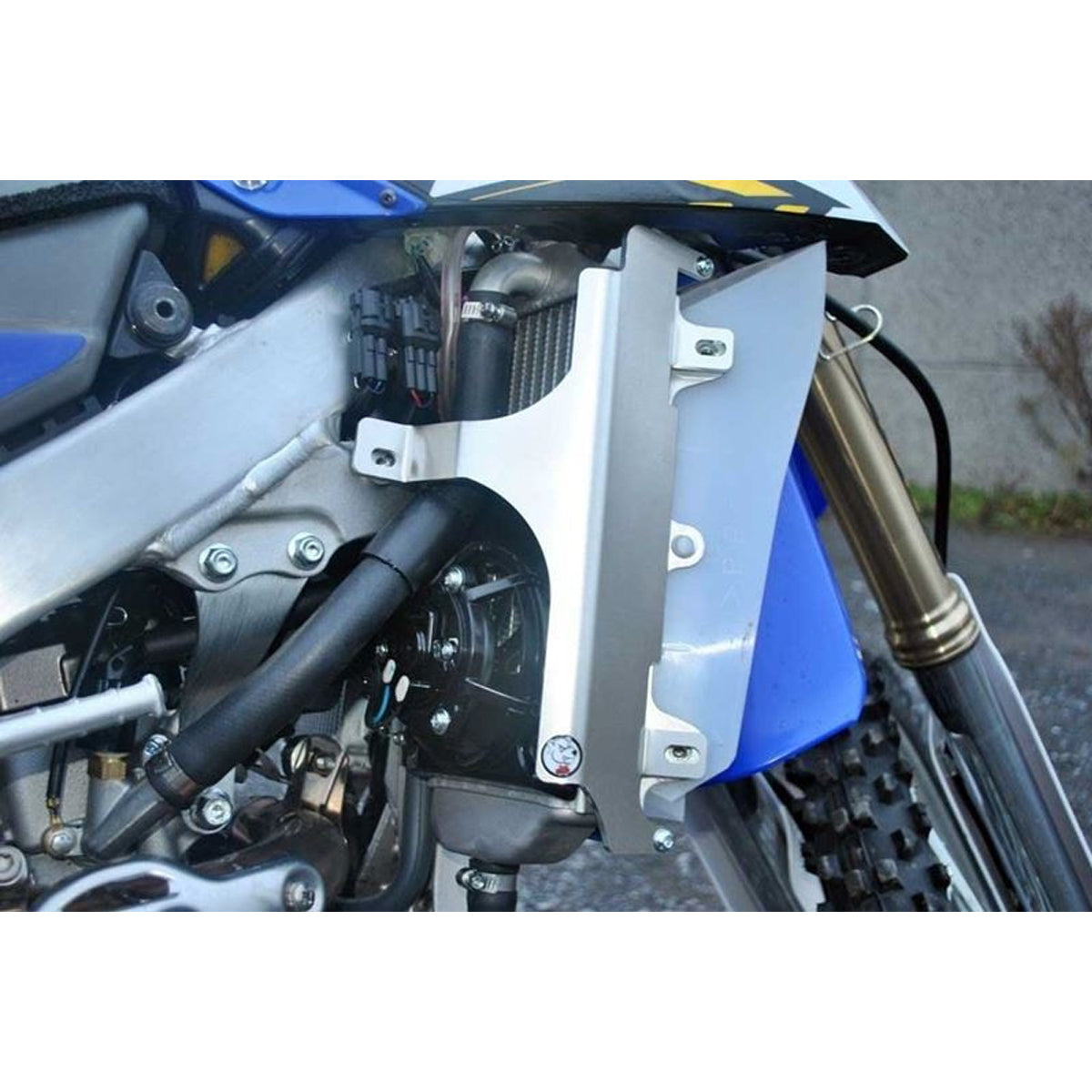 AXP Yamaha WR250F - YZ250FX Radiator Braces AX1345 (Blue Spacers) 2015 - 2019 fitted to bike