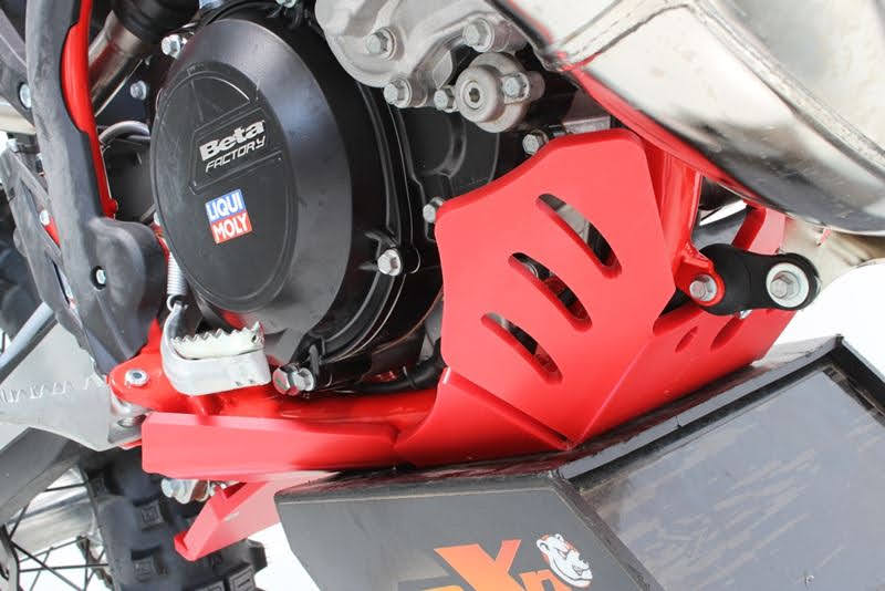 Beta Bash Plate AX1551 RED - 250/300RR 20-22 fitted to bike