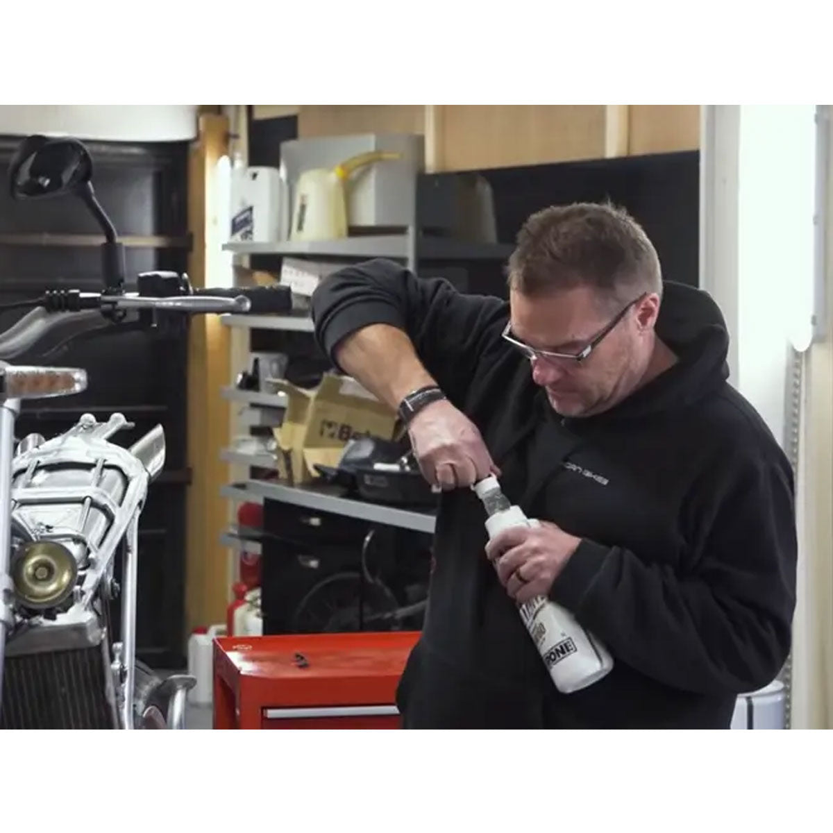 IPONE Full Power Katana 10W40 in use in the workshop