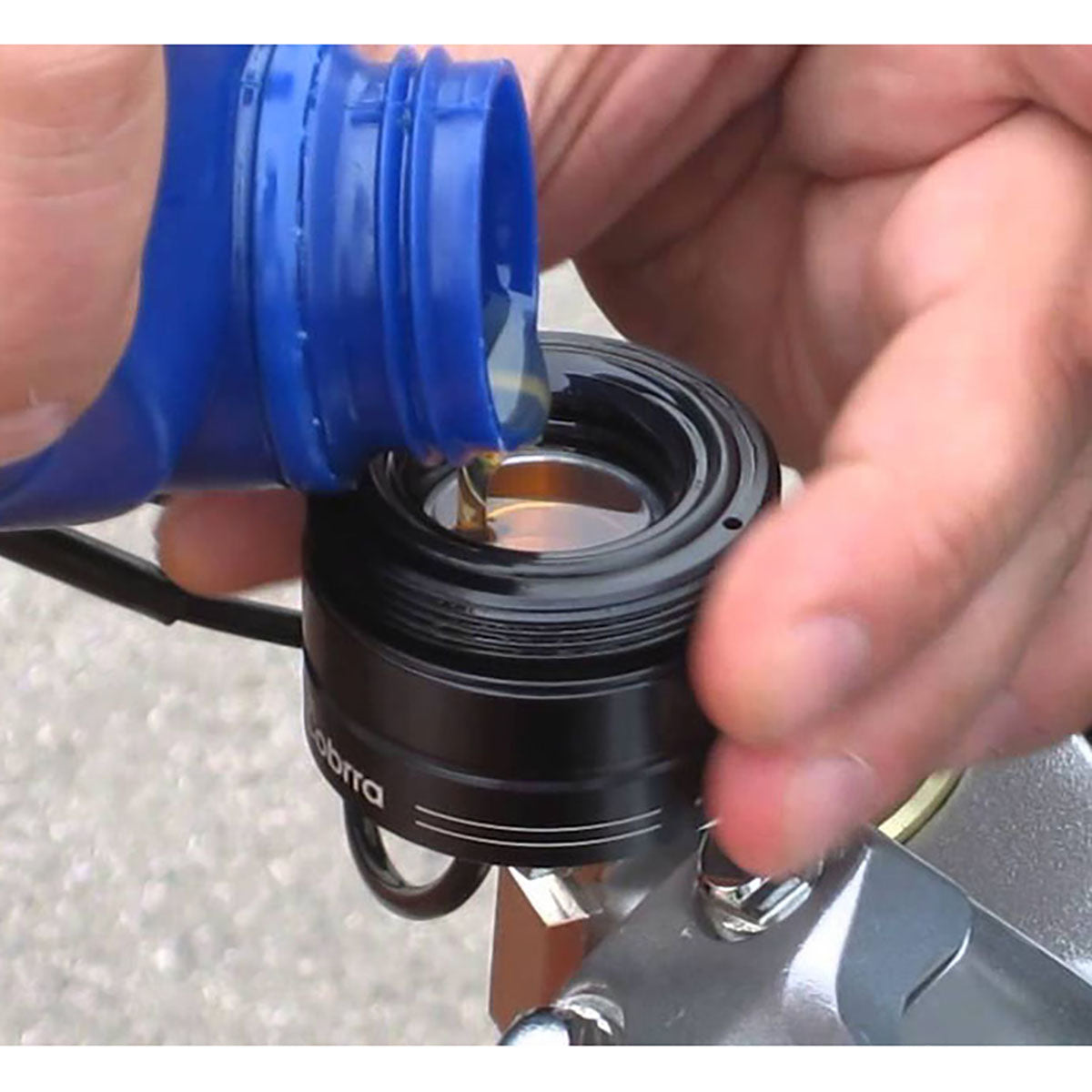 Cobrra Nemo 2 Chain Oiler in use