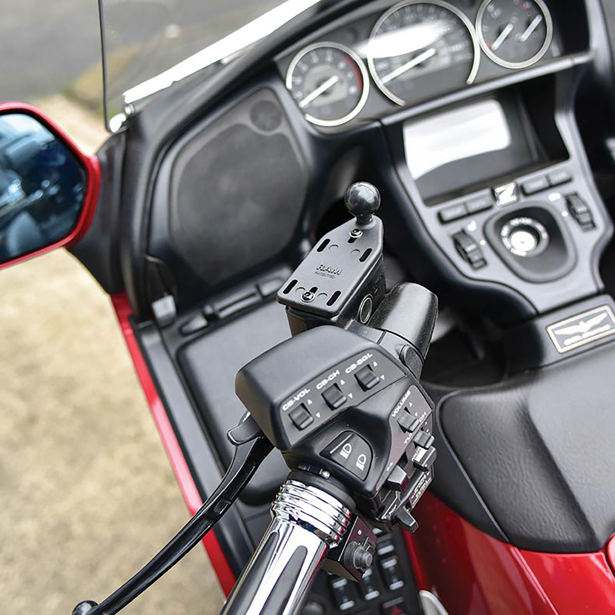 RAM Offset Reservoir Cover Ball Base