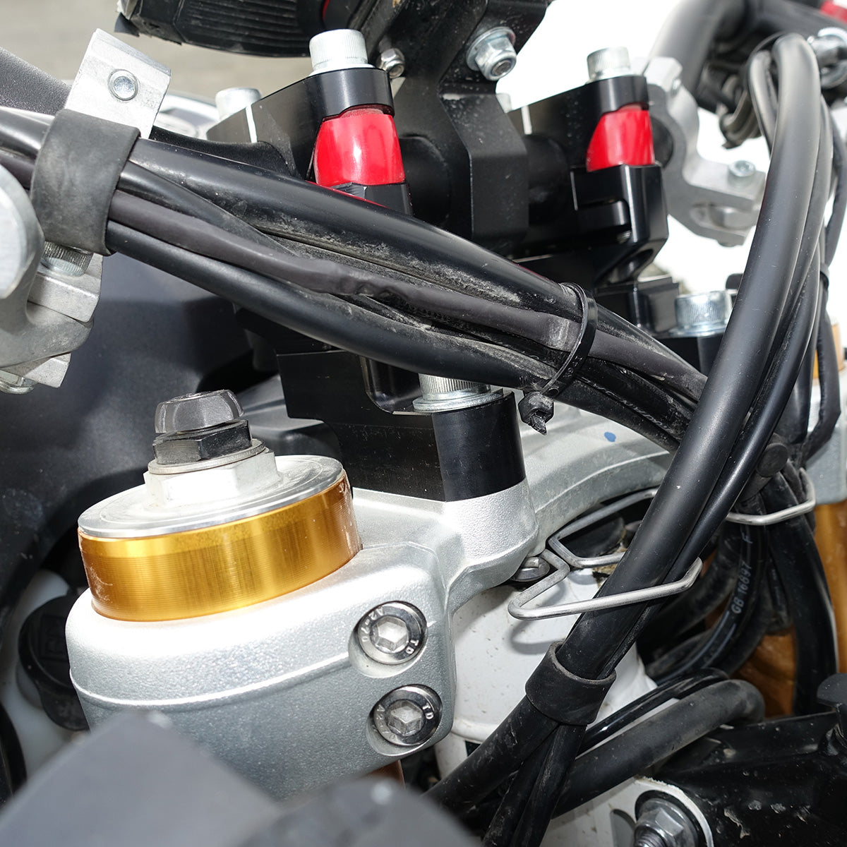 XRC Triumph Tiger 900 Anti-Fatigue Handlebar Mount Kit
